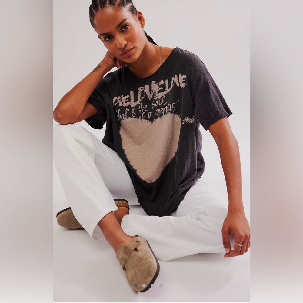 Black Graphic Tee with Heart Design Magnolia Pearl